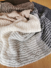 Load image into Gallery viewer, Traverse Wrap