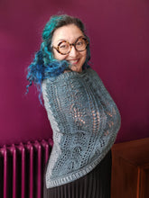 Load image into Gallery viewer, Filigree Triangle