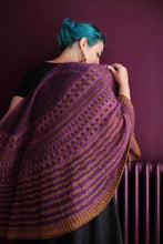 Load image into Gallery viewer, Ard Banrìon shawl