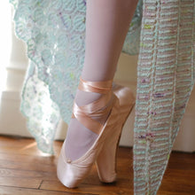 Load image into Gallery viewer, Pointe Shawl