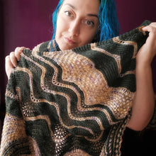 Load image into Gallery viewer, Nixie Shawl