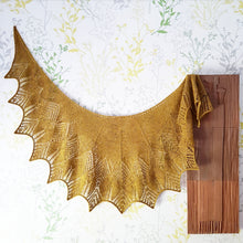 Load image into Gallery viewer, Tuva's Arrows Shawl
