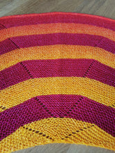 Load image into Gallery viewer, Bis Repetita shawl

