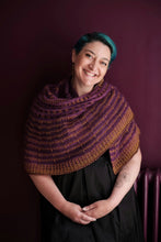 Load image into Gallery viewer, Ard Banrìon shawl
